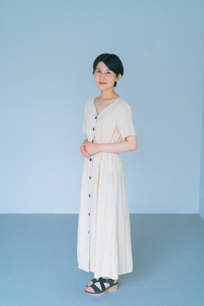 宣材写真作例15 - ワンピース姿の全身ポートレート